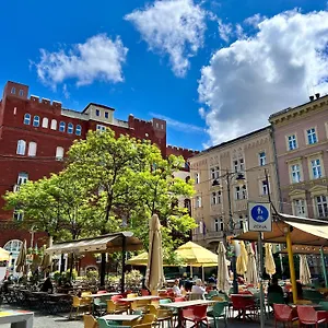 Cedar - Palace District Apartment