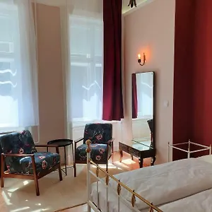  Apartment Madana